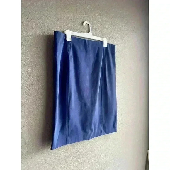 Ann Taylor The Seamed Short A-Line Skirt Navy Blue Size 16 - Picture 2 of 10